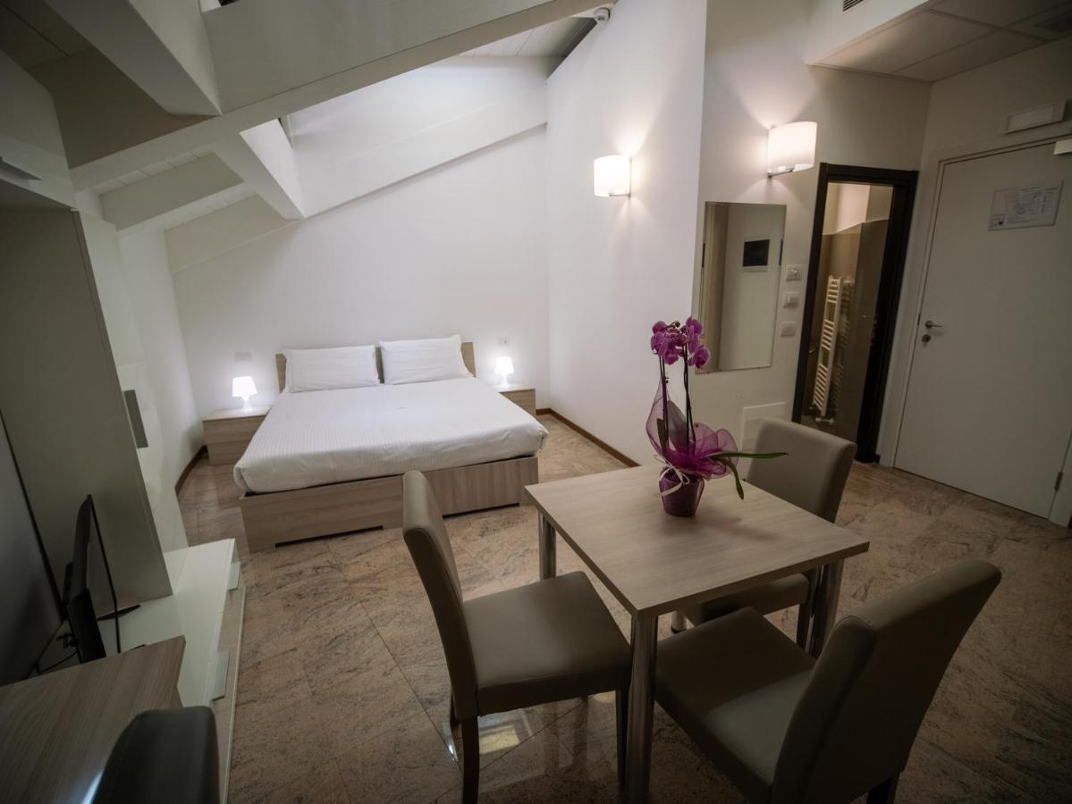 Ego' Residence Ferrara Esterno foto